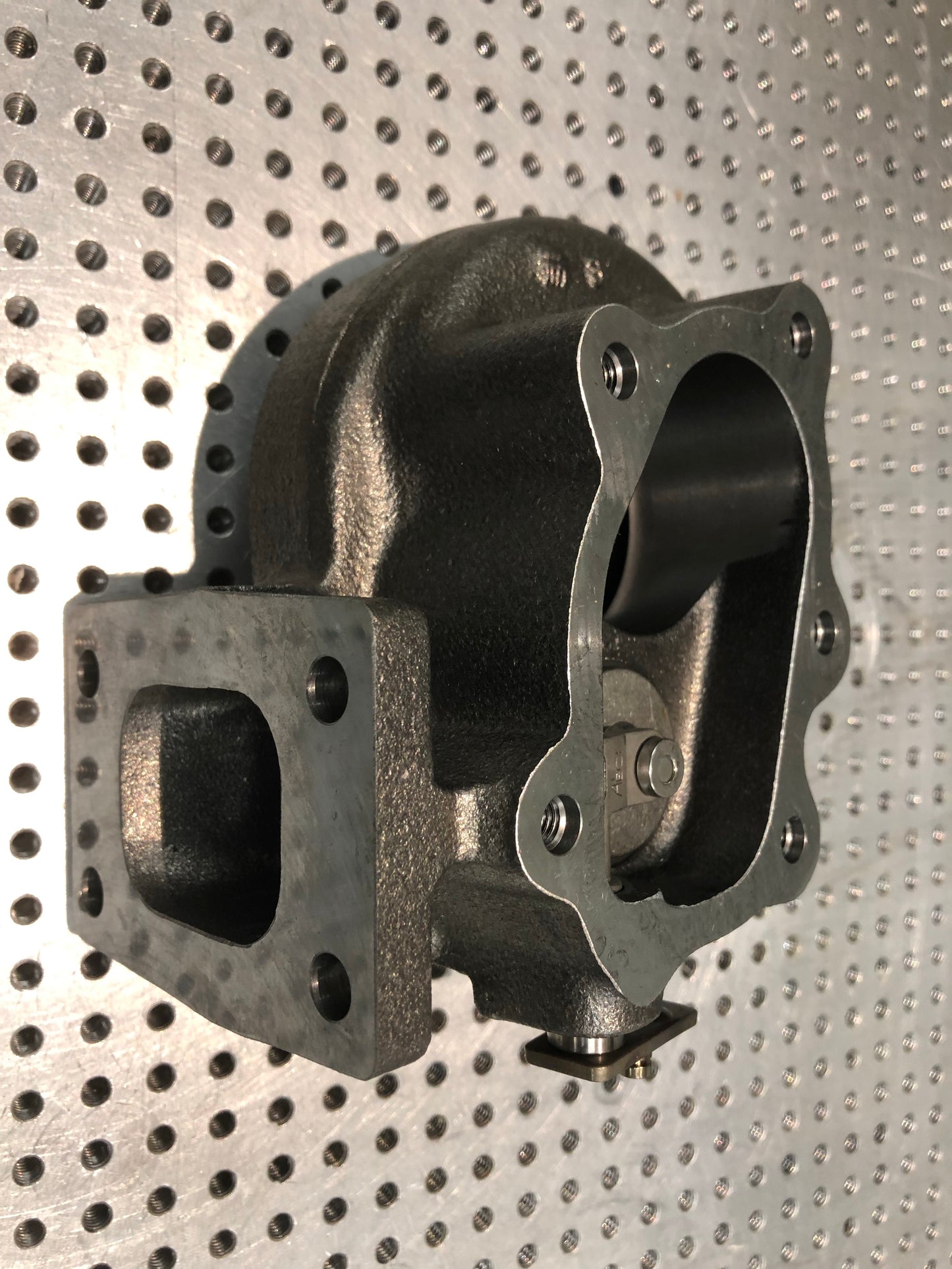 O.E. Garrett GT/GTX28, 430609-0230, 0.64A/R T2, 5-bolt Ductile Iron turbine housing